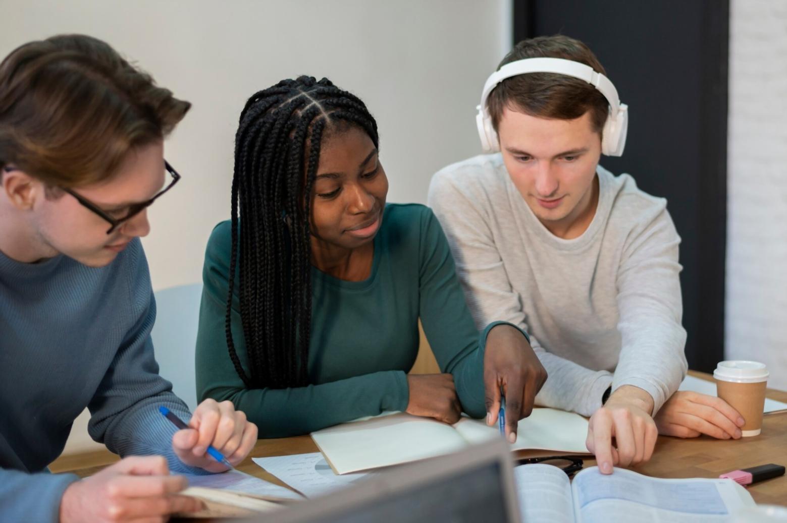 Análisis de métricas financieras en pantalla